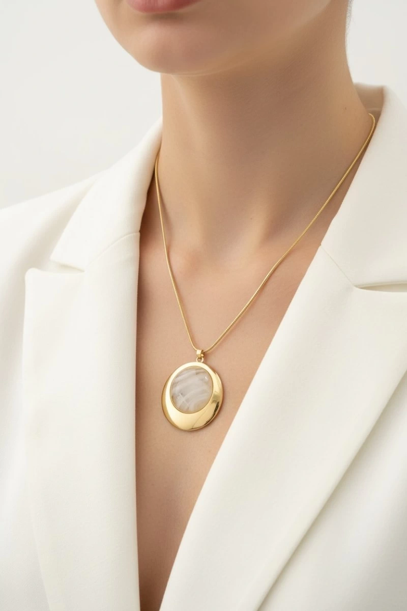 Halka Model Beyaz Taş Detay Gold Altın Kaplama Kolye