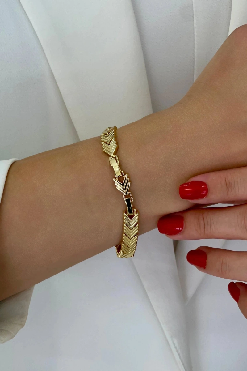 Üçgen Model Taş Detay Gold Altın Kaplama Bileklik