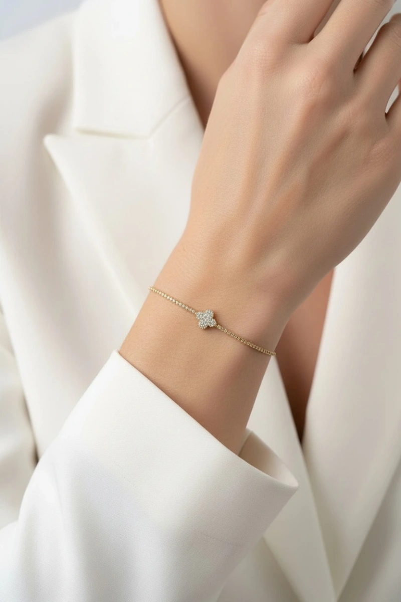 Taş Detay Oval Yonca Model Gold Altın Kaplama Bileklik