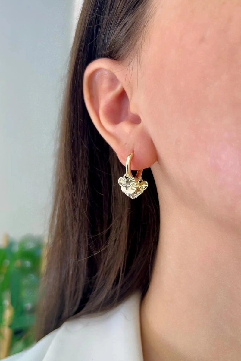 Shakira Model Kalp Detay Gold Altın Kaplama Çoklu Küpe