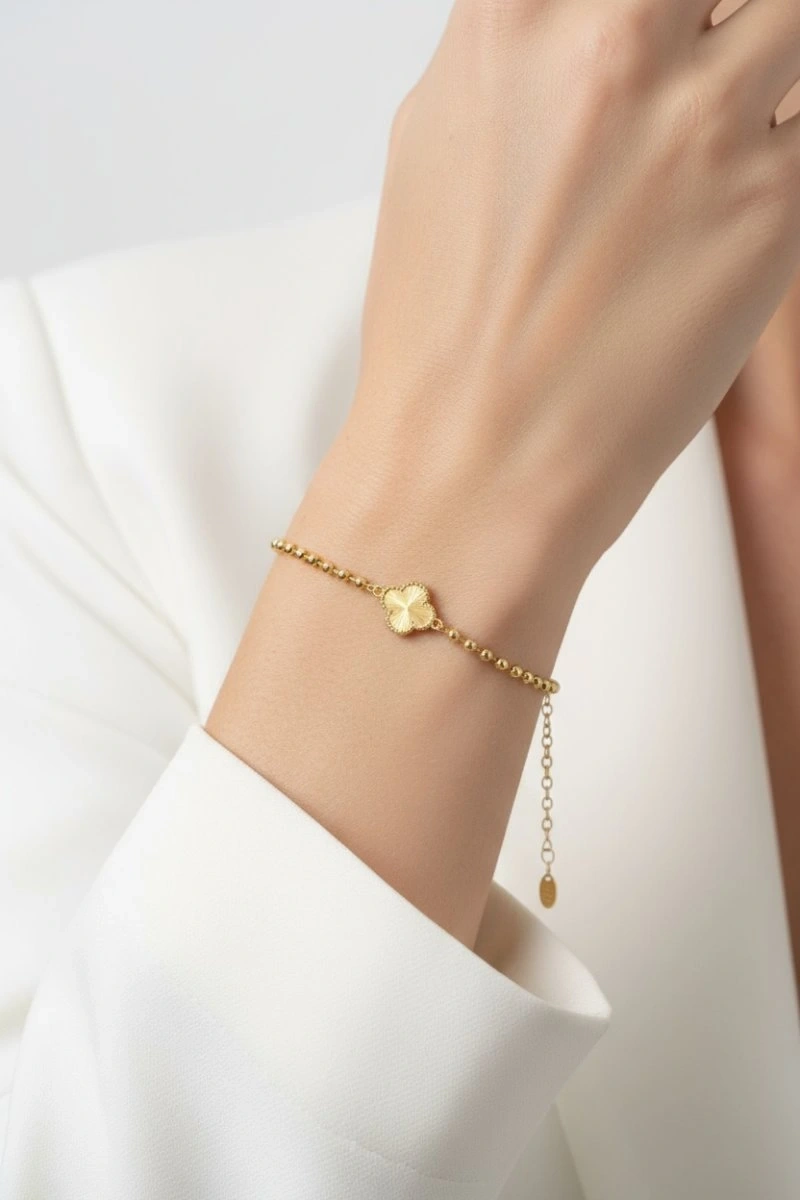 Dorika Zincir Çizgi Desen Yonca Detay Gold Altın Kaplama Bileklik