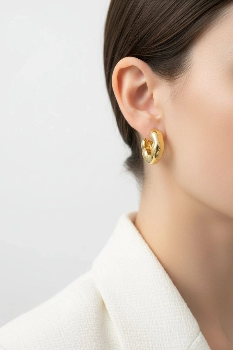 Velvet Model Gold Altın Kaplama Küpe