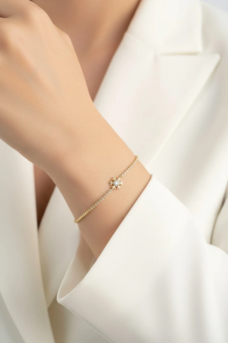 Su Yolu Zincir Taşlı Kar Tanesi Detay Gold Altın Kaplama Bileklik