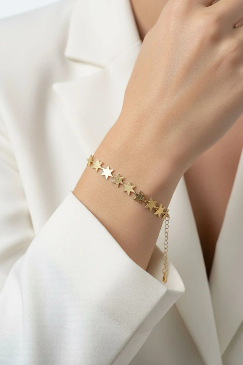 Işıltı Model Sıralı Yıldız Detay Gold Altın Kaplama Bileklik