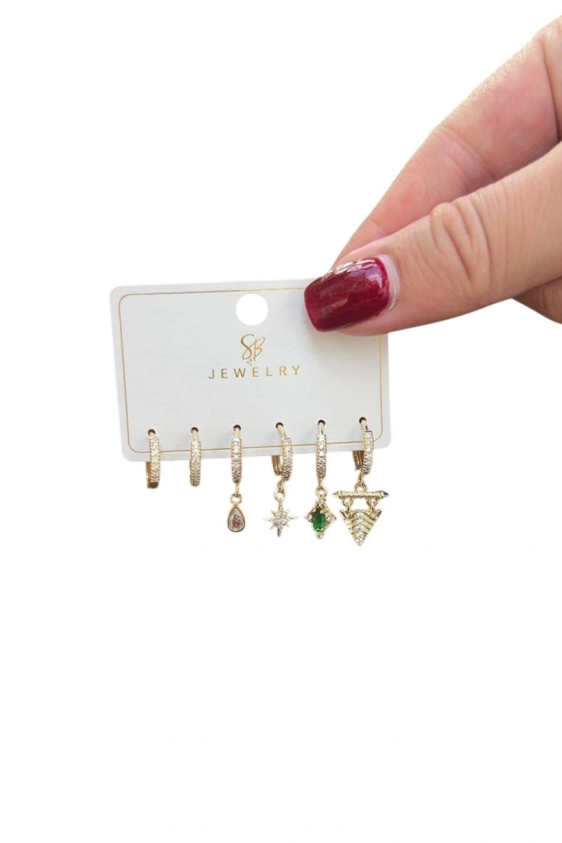 Altılı Taşlı Zümrüt Model Gold Altın Kaplama Küpe