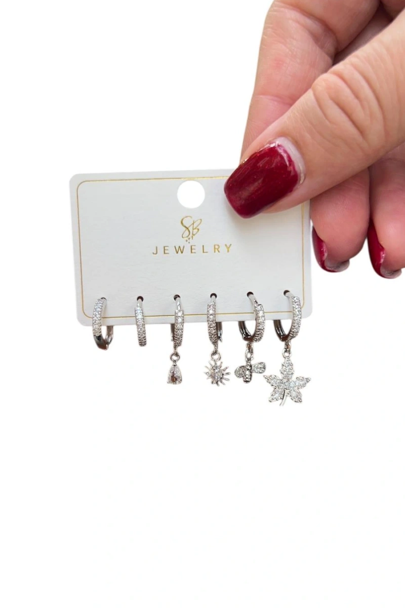 Altılı Taşlı Beyaz Yaprak Model Beyaz Altın Kaplama Küpe