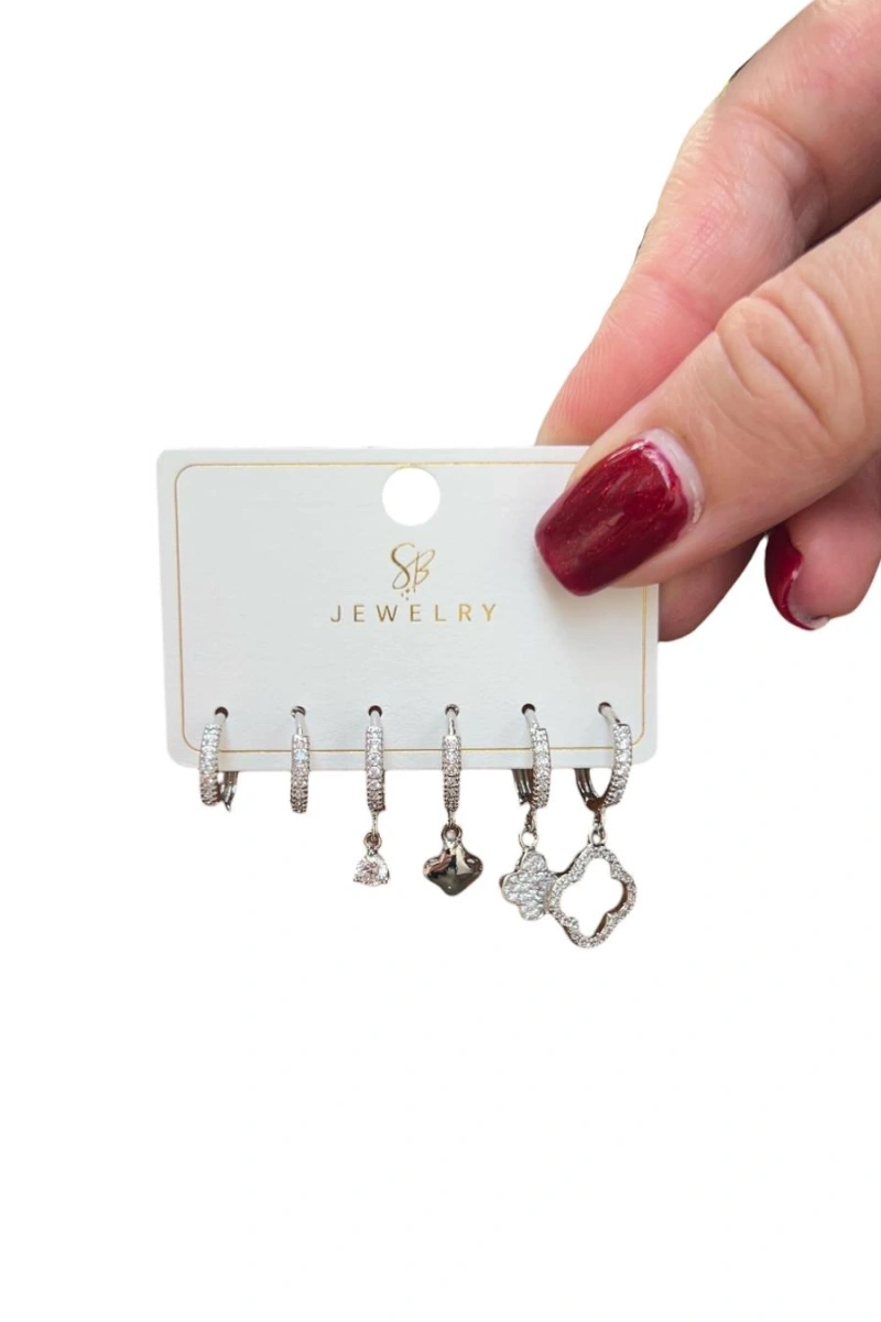 Altılı Taşlı Boş Yonca Model Beyaz Altın Kaplama Küpe