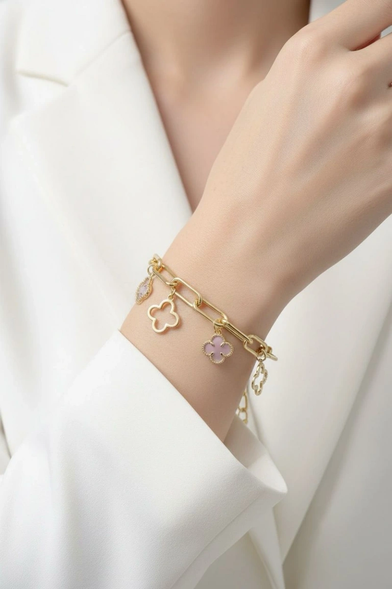 Ataç Zincir Sallantılı Pembe Yonca Detay Gold Altın Kaplama Bileklik