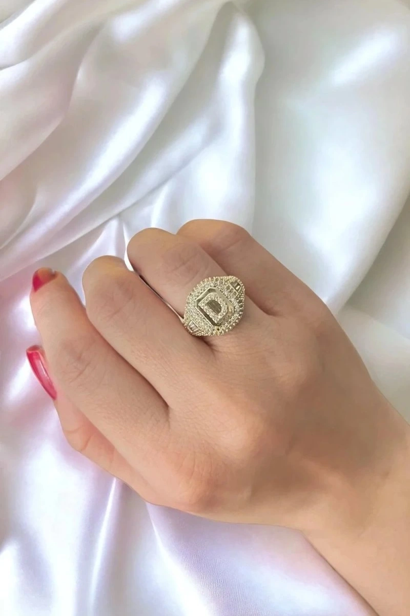 Taşlı Harf Detay Gold Altın Kaplama Yüzük