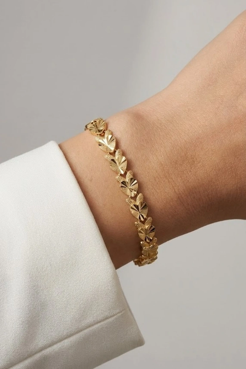 Tek Sıra Desenli Kalp Detay Gold Altın Kaplama Kuyum Bileklik