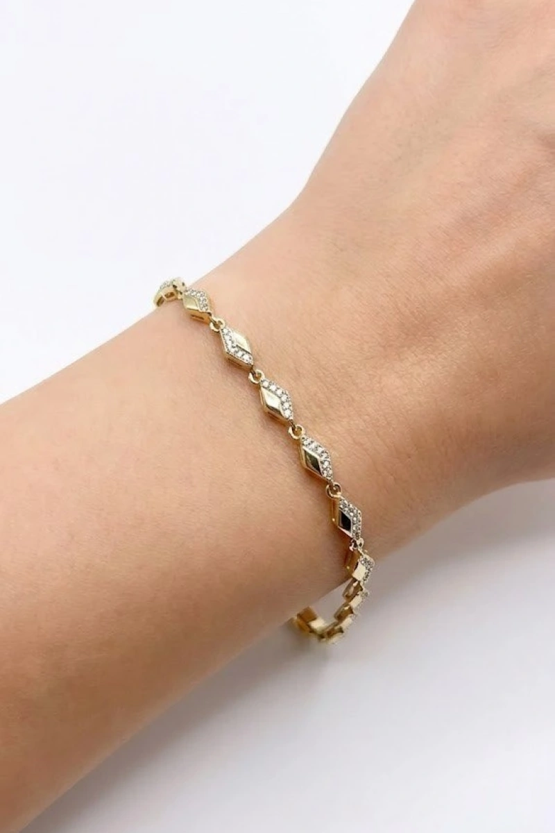 Baklava Model Taş Detay Gold Altın Kaplama Bileklik