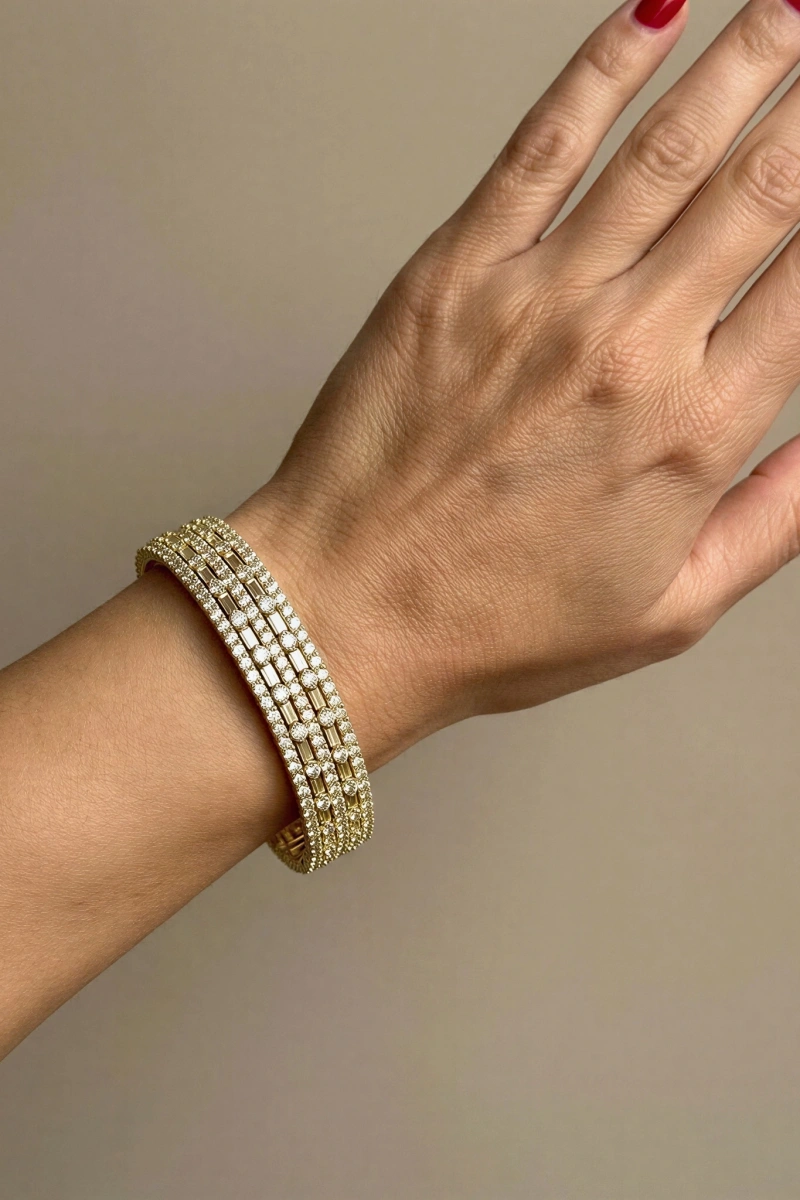 Queen Model Gold Altın Kaplama Kelepçe