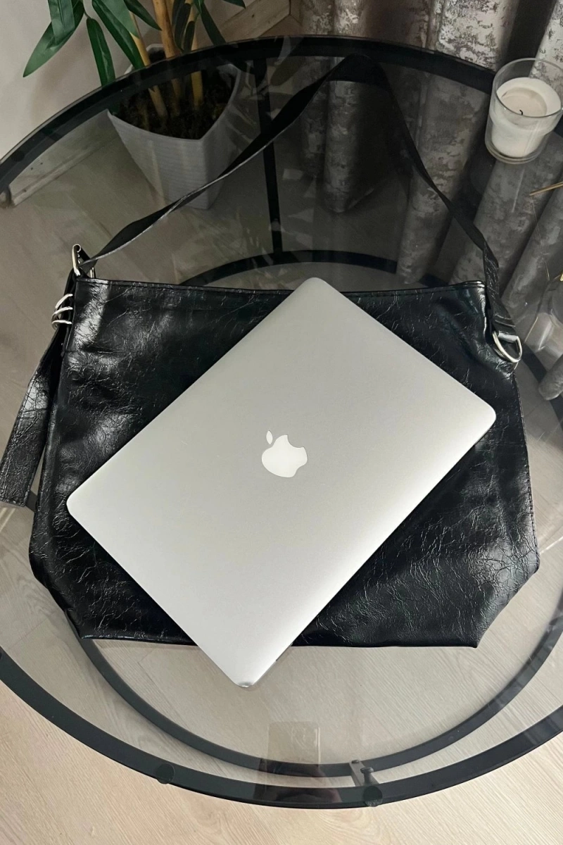 Bennie Model Siyah Renk Deri Kol Çantası