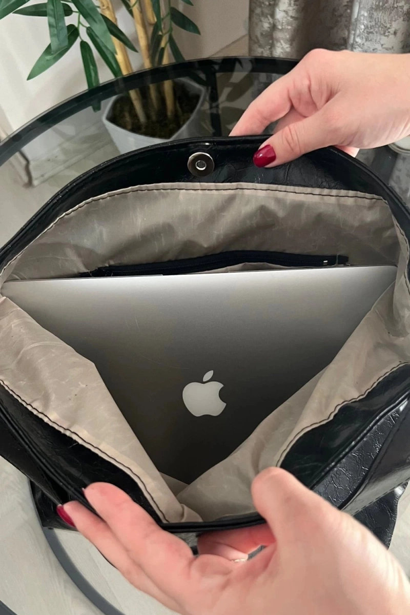 Bennie Model Siyah Renk Deri Kol Çantası