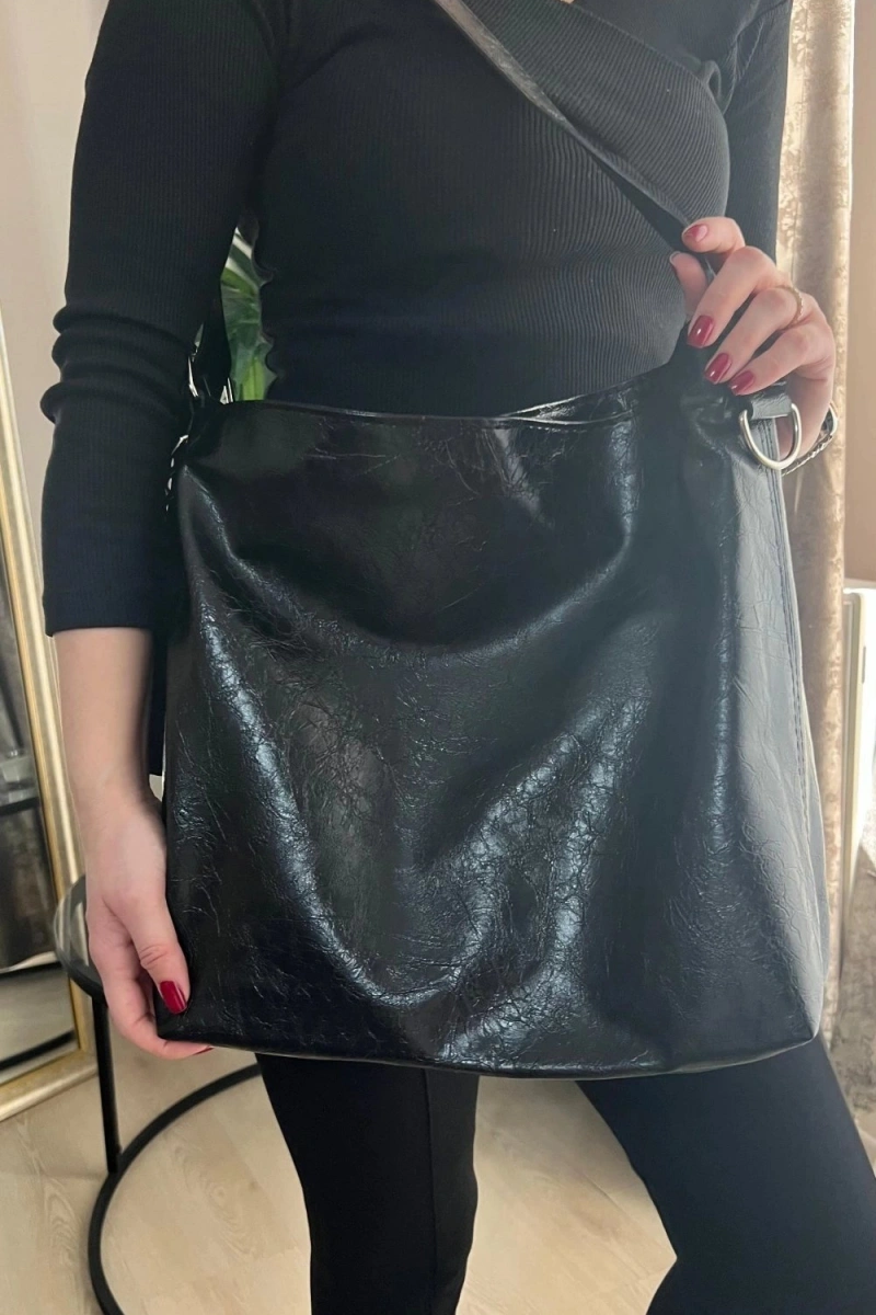 Bennie Model Siyah Renk Deri Kol Çantası