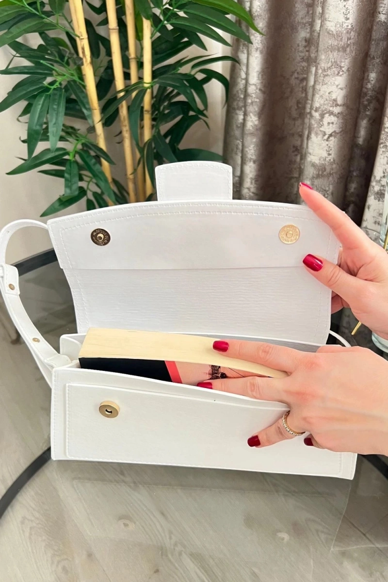 Elegance Model Beyaz Deri Kol Çantası