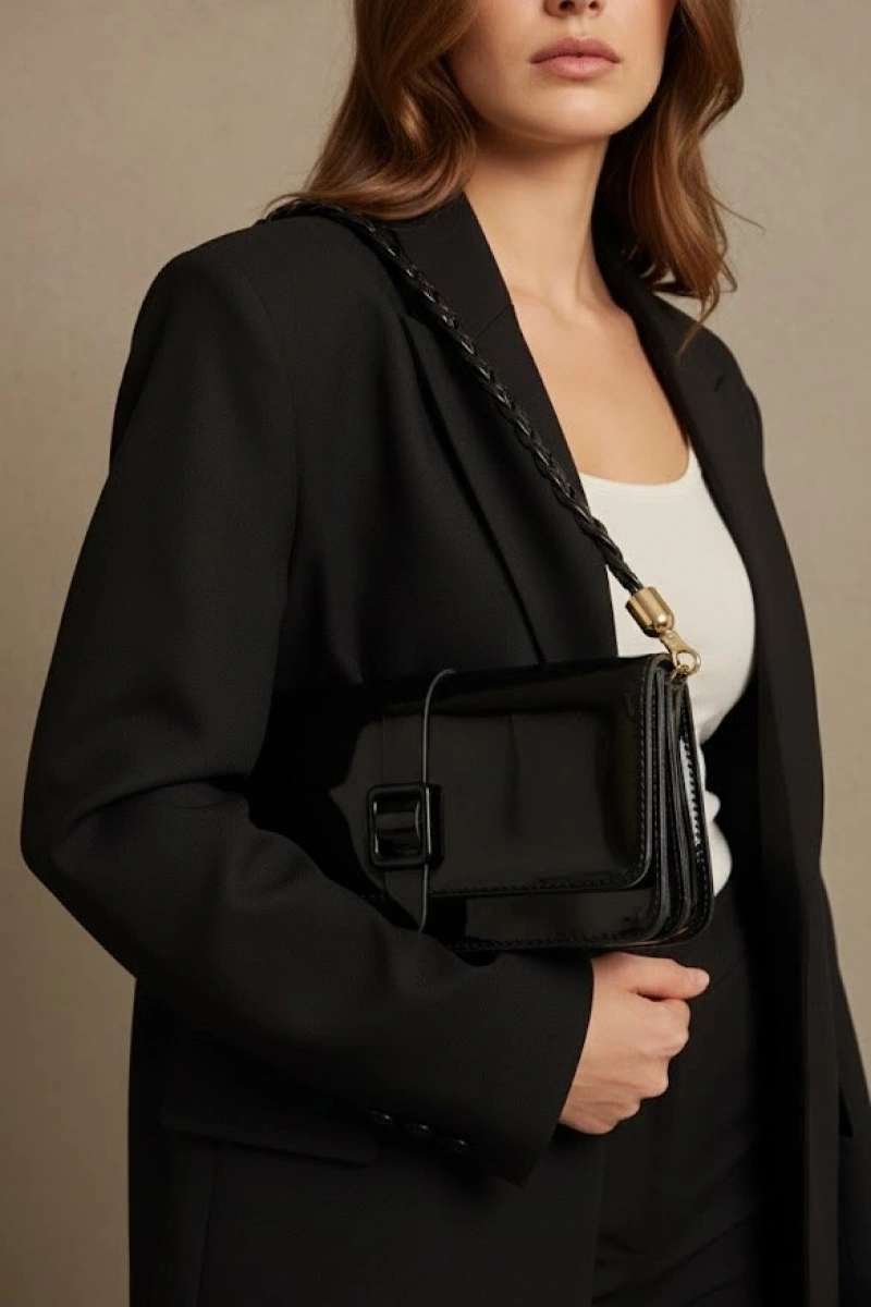 Paris Model Parlak Siyah Deri Kol Çantası