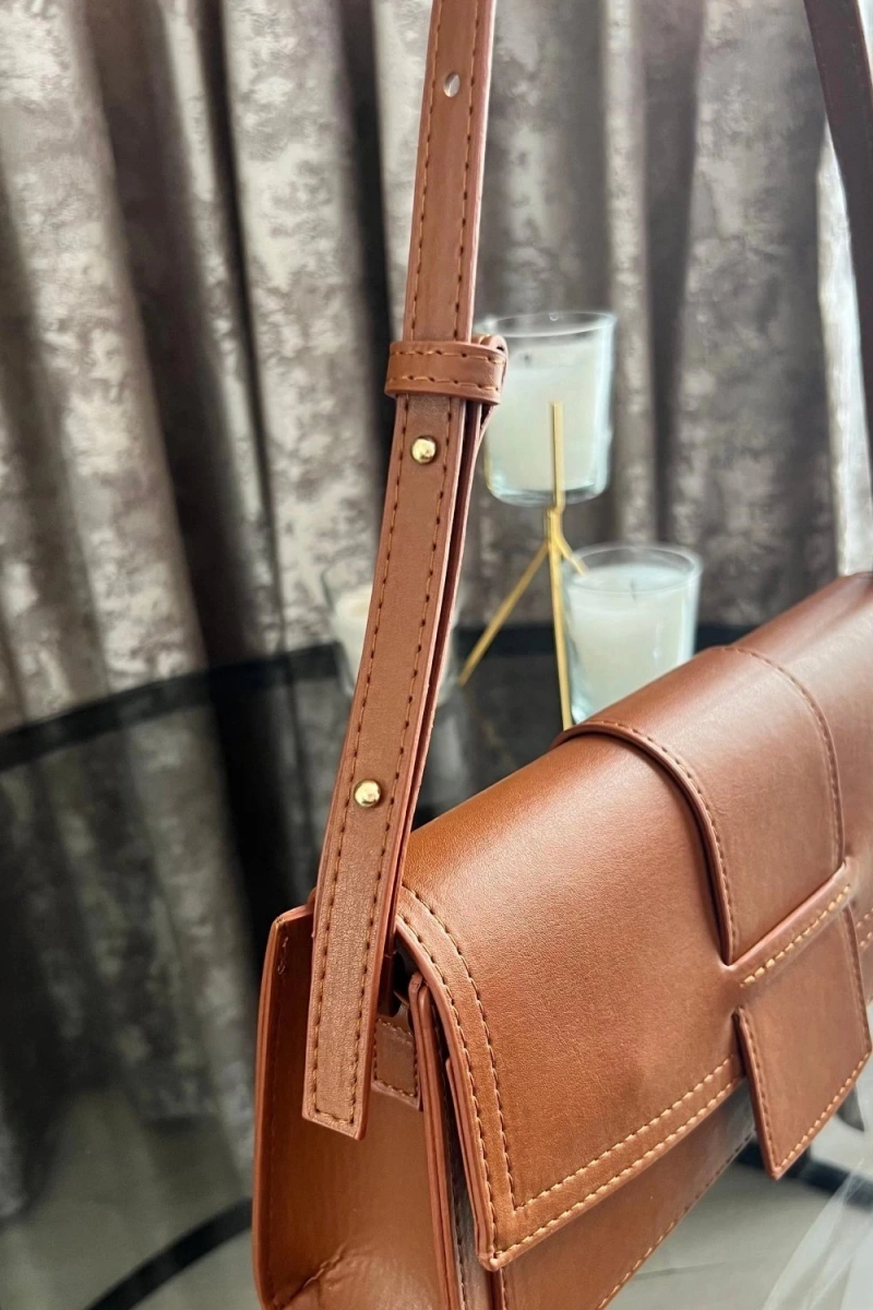 Elegance Model Kiremit Deri Kol Çantası