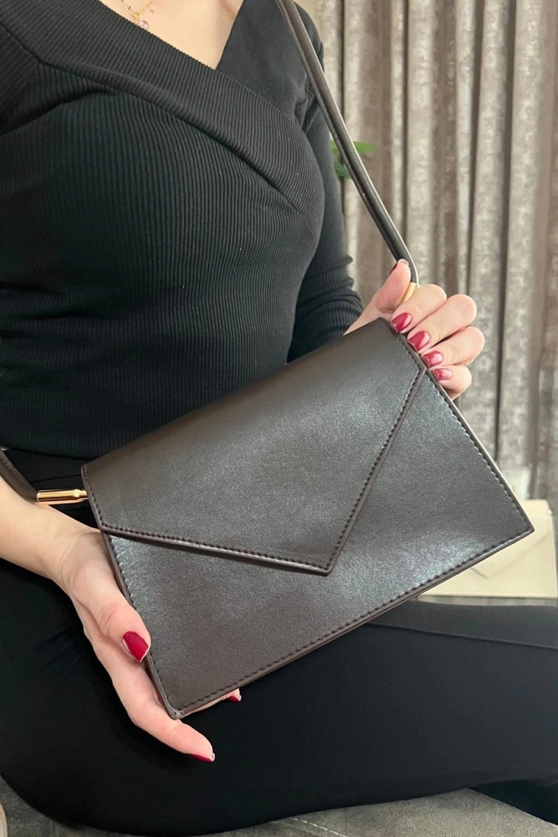 Roma Model Acı Kahve Renk Deri Kol Çantası