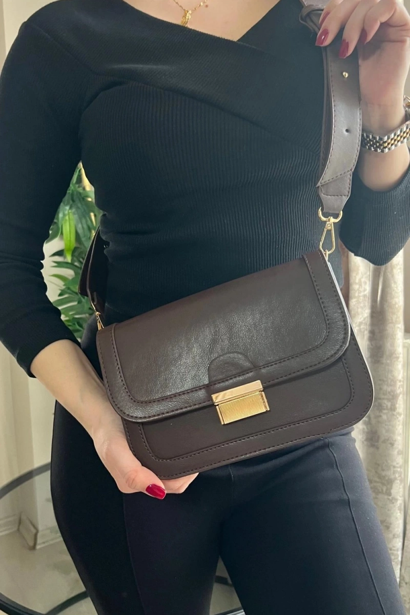 Nora Model Acı Kahve Renk Deri Kol Çantası