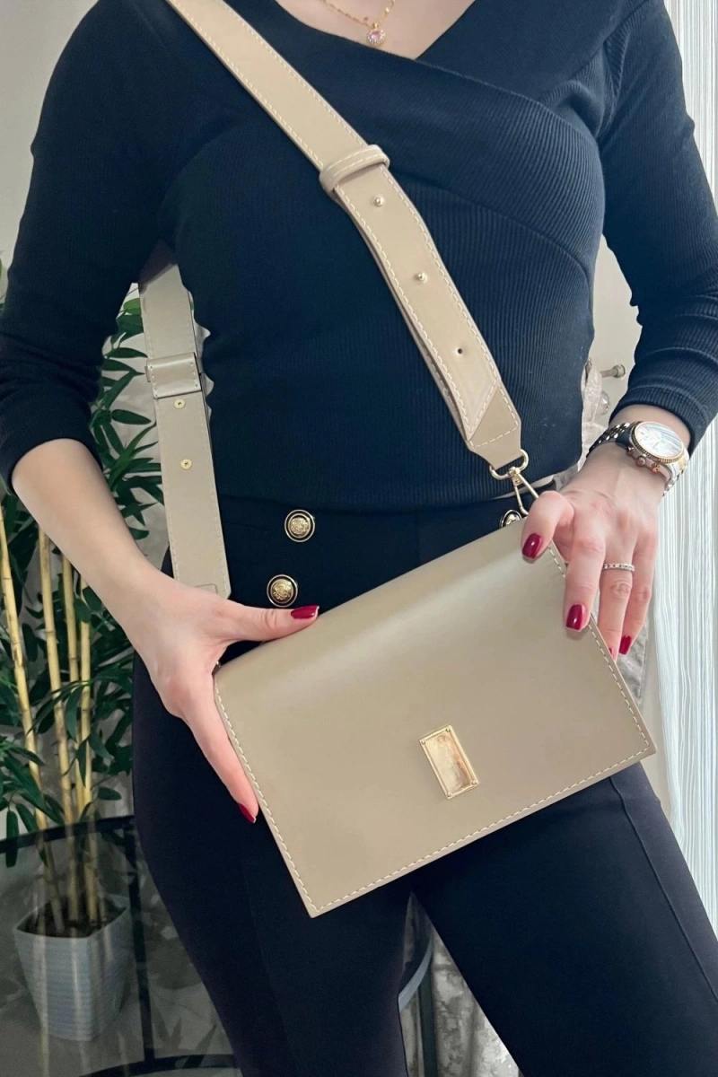 Karmin Model Bej Renk Deri Kol Çantası