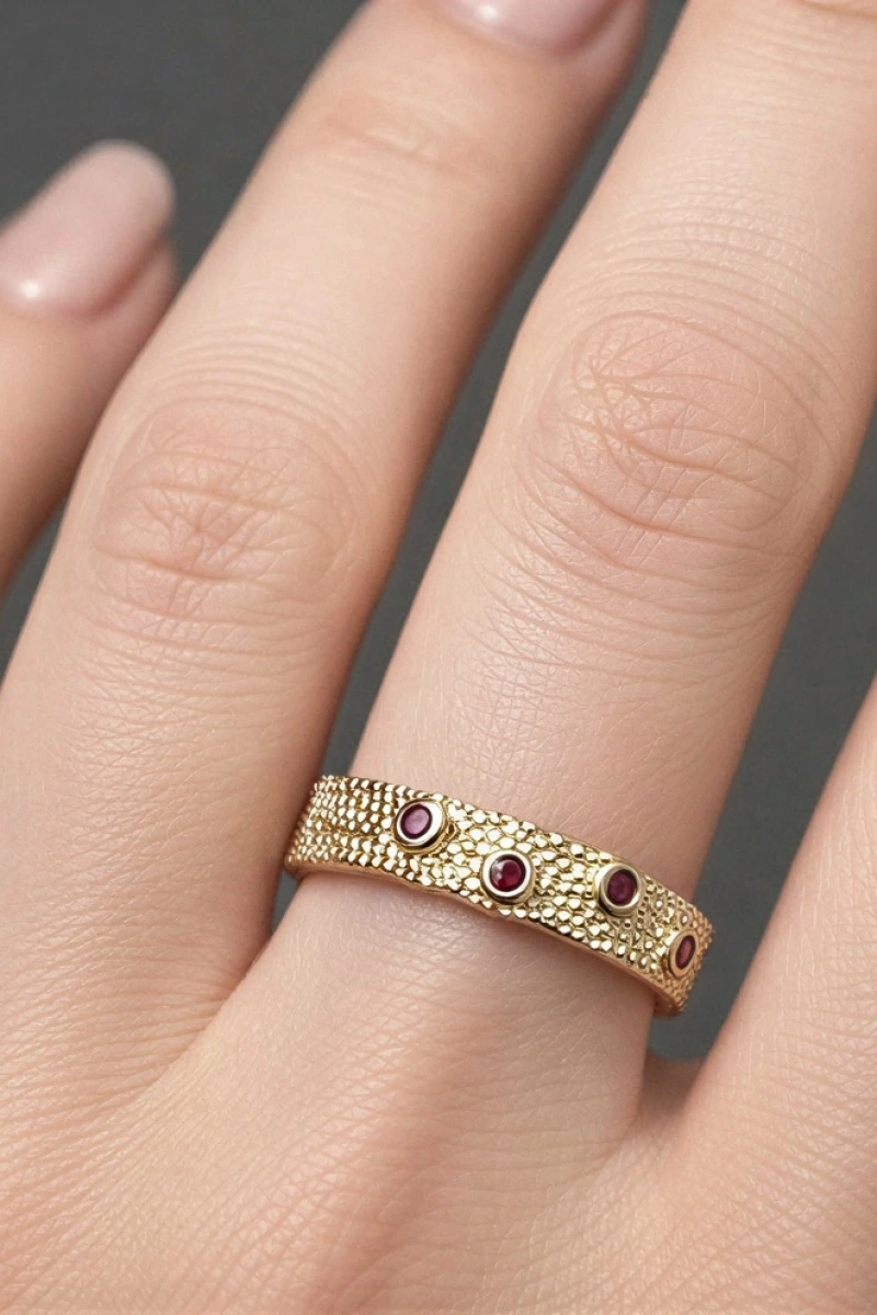 Bordo Minik Taş Detay Gold Altın Kaplama Yüzük