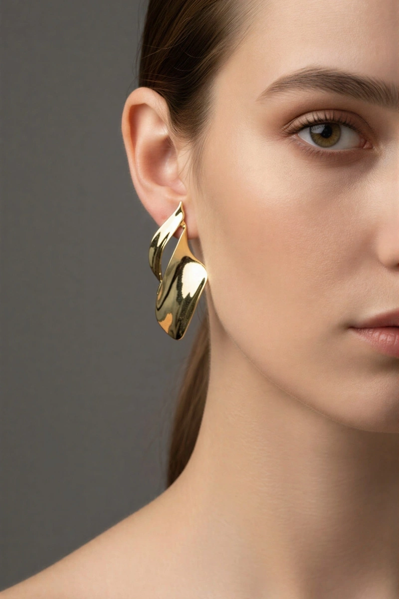 Delik Asimetrik Model Gold Altın Kaplama Küpe