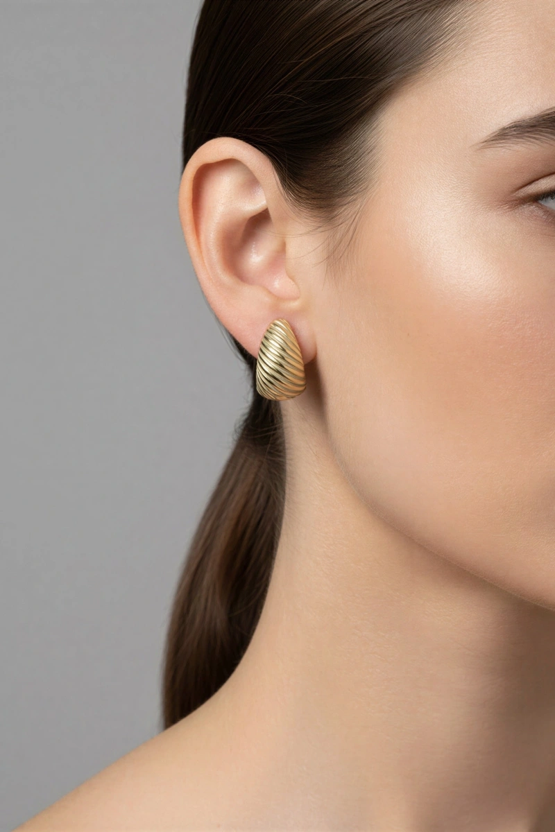 Desenli Damla Model Gold Altın Kaplama Küpe