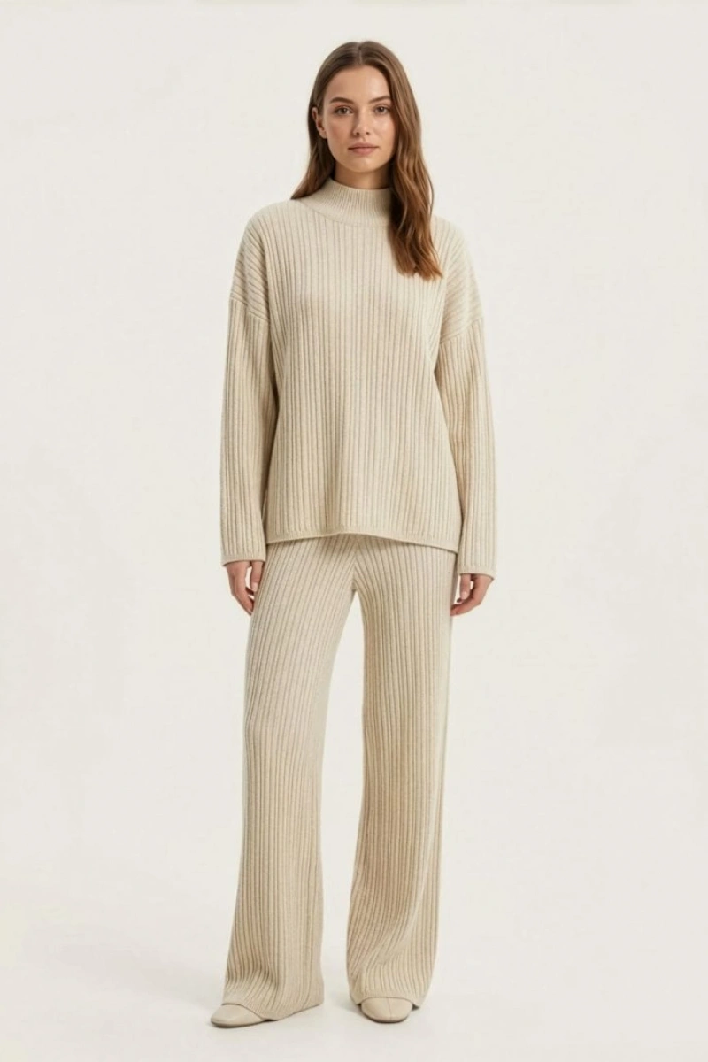 Alt Üst Bej Triko Takım