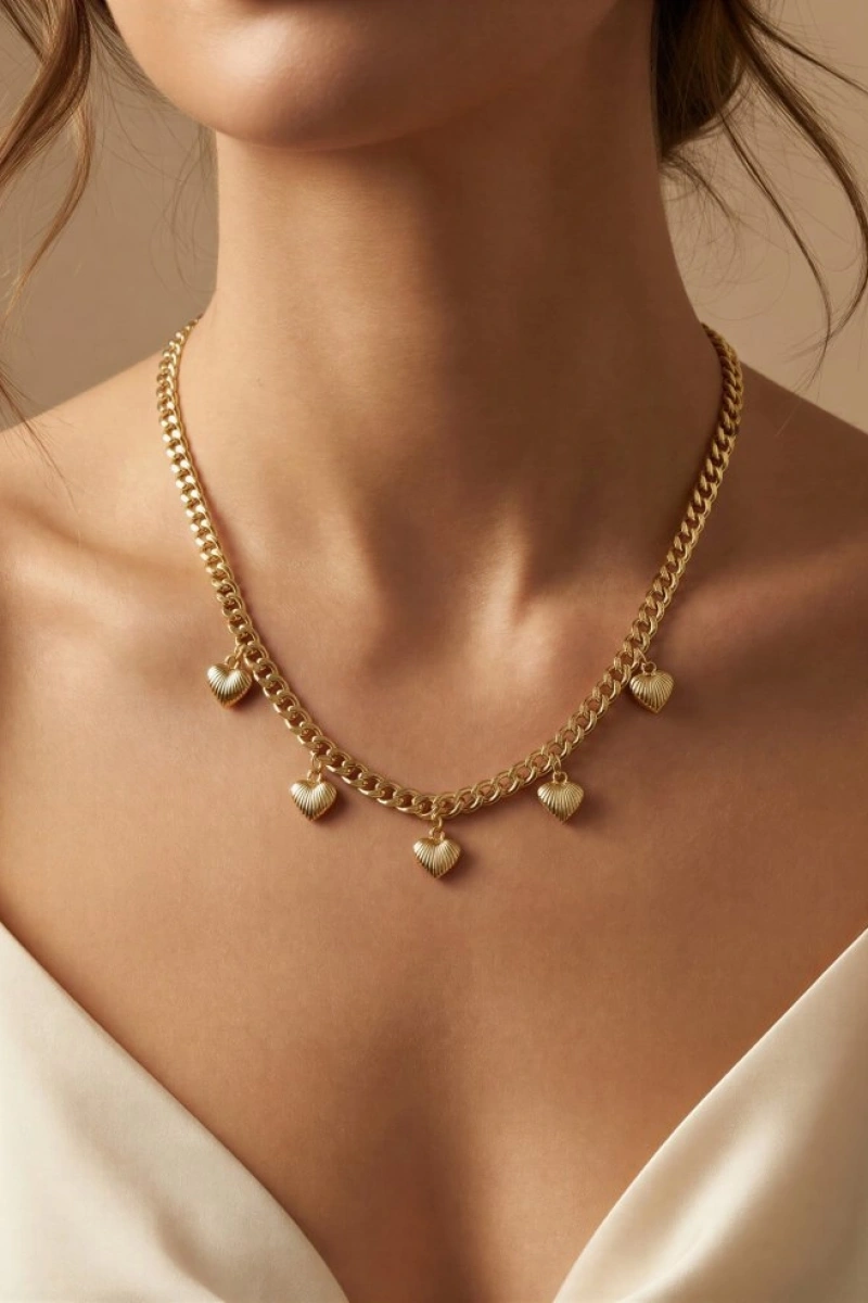 İnce Ezik Bağlı Model Çizgili Kalp Detay Gold Altın Kaplama Kolye