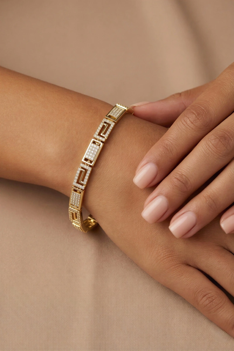 Üçgen Model Taş Detay Gold Altın Kaplama Bileklik