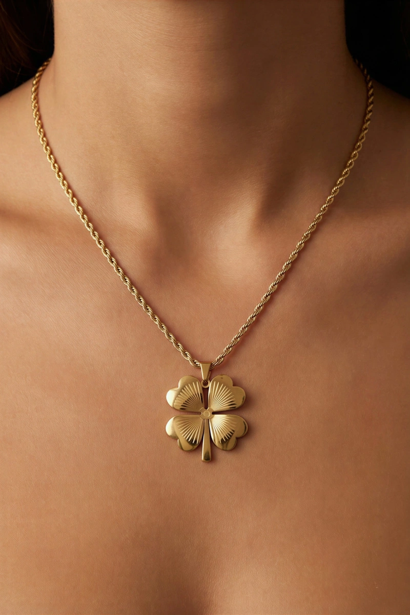 Bombeli Burgu Yonca Model Gold Altın Kaplama Kolye