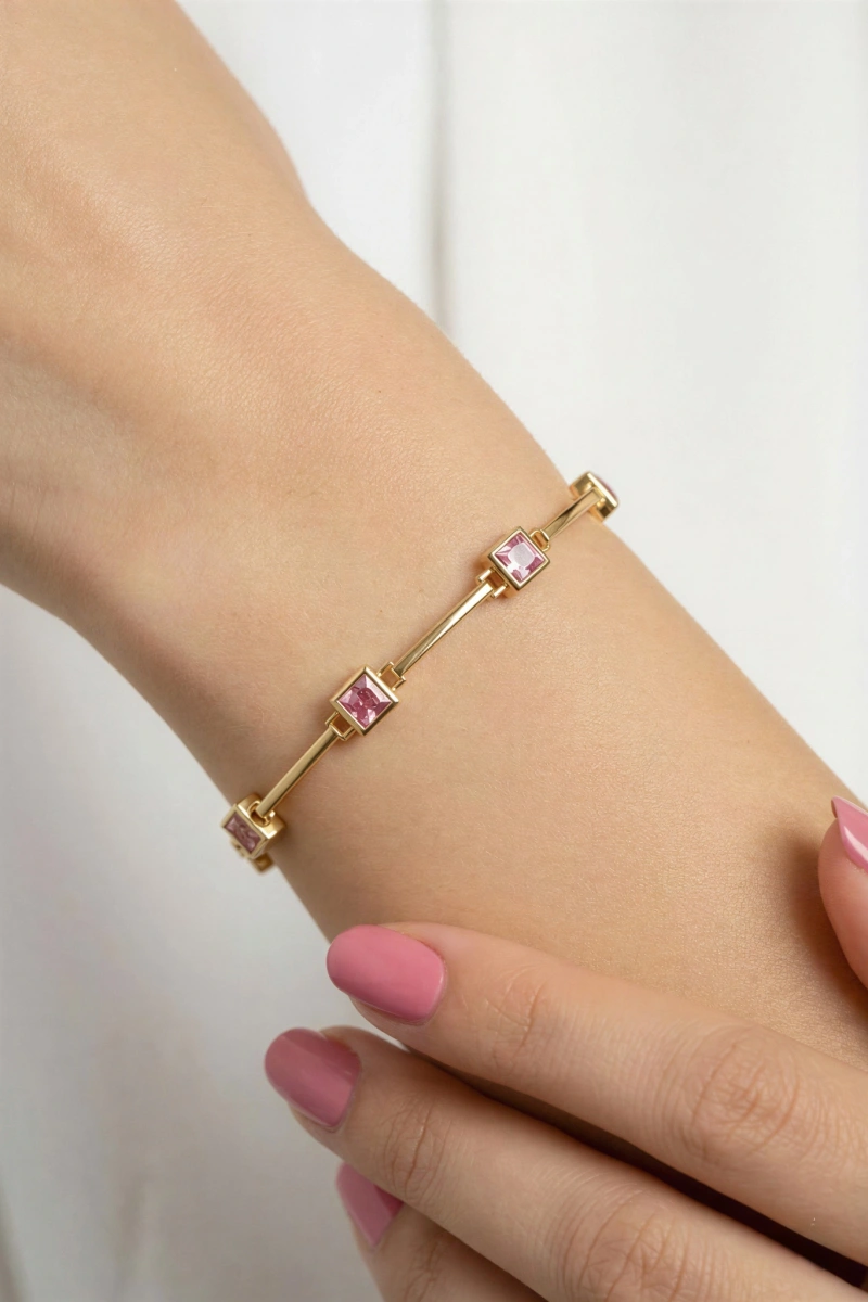 Pembe Kare Geçişli Gold Altın Kaplama Bileklik