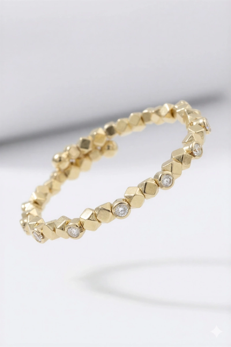 Dorika Zirkon Taş Detay Altın Kaplama Bileklik