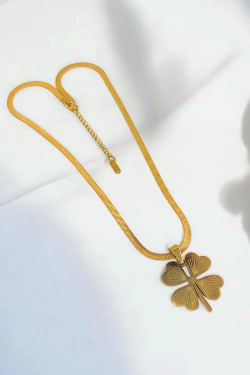 - İSİMLİ - Kısa Zincir İtalyan Yonca Detay Gold Altın Kaplama Kolye