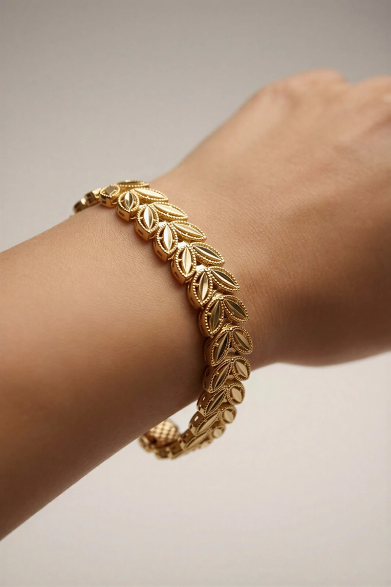 Yaprak Model Nokta Detay Gold Altın Kaplama Kuyumcu Bileklik