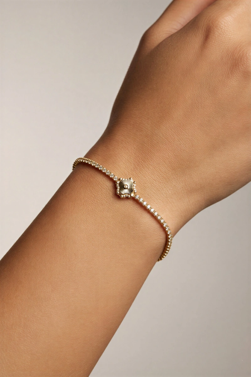 Su Yolu Model Taş Detay Yonca Model Gold Altın Kaplama Bileklik