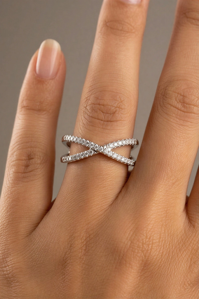 Çarpı Model Beyaz Altın Kaplama Yüzük