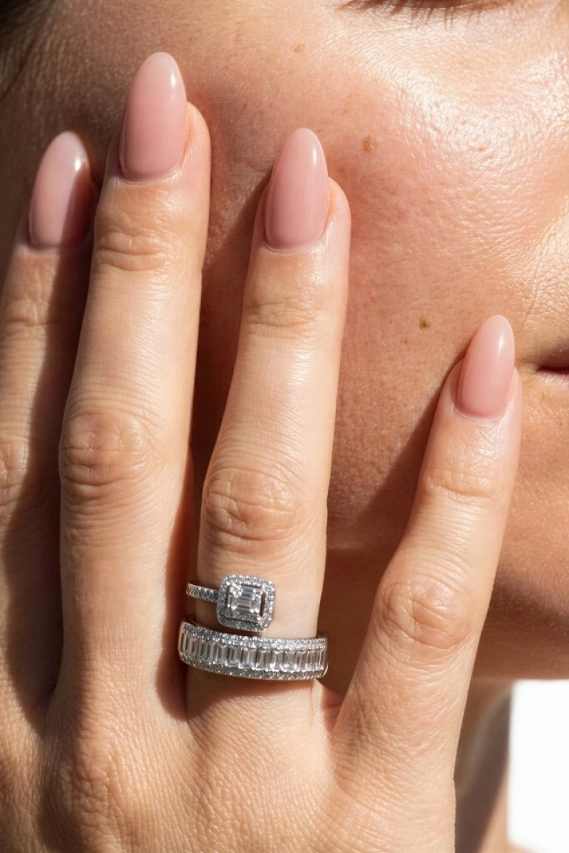 Çift Sıra Baget Tek Taş Model Beyaz Altın Kaplama Yüzük