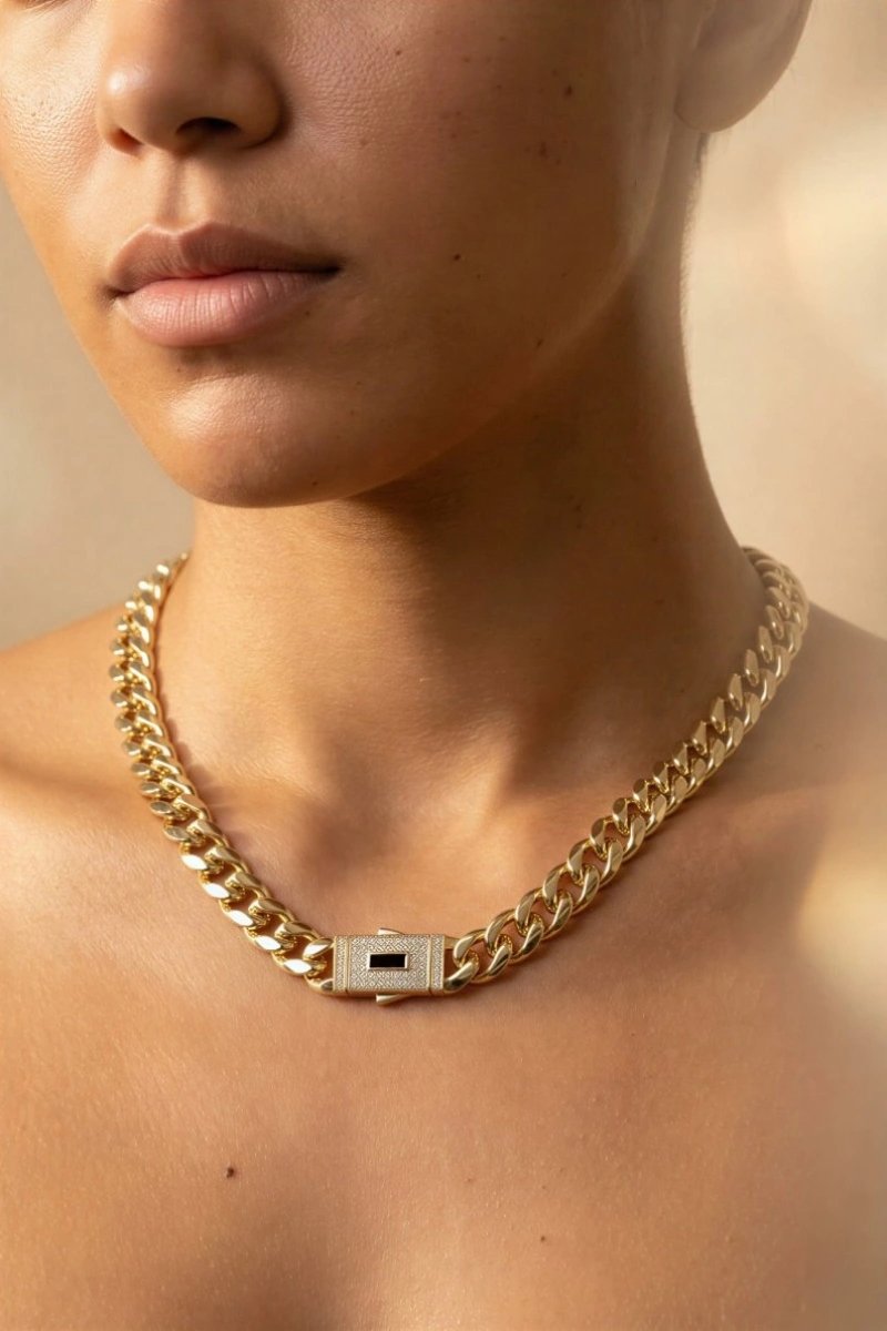 Premium Seri Taş Detay Gold Altın Kaplama Gurmet Kolye