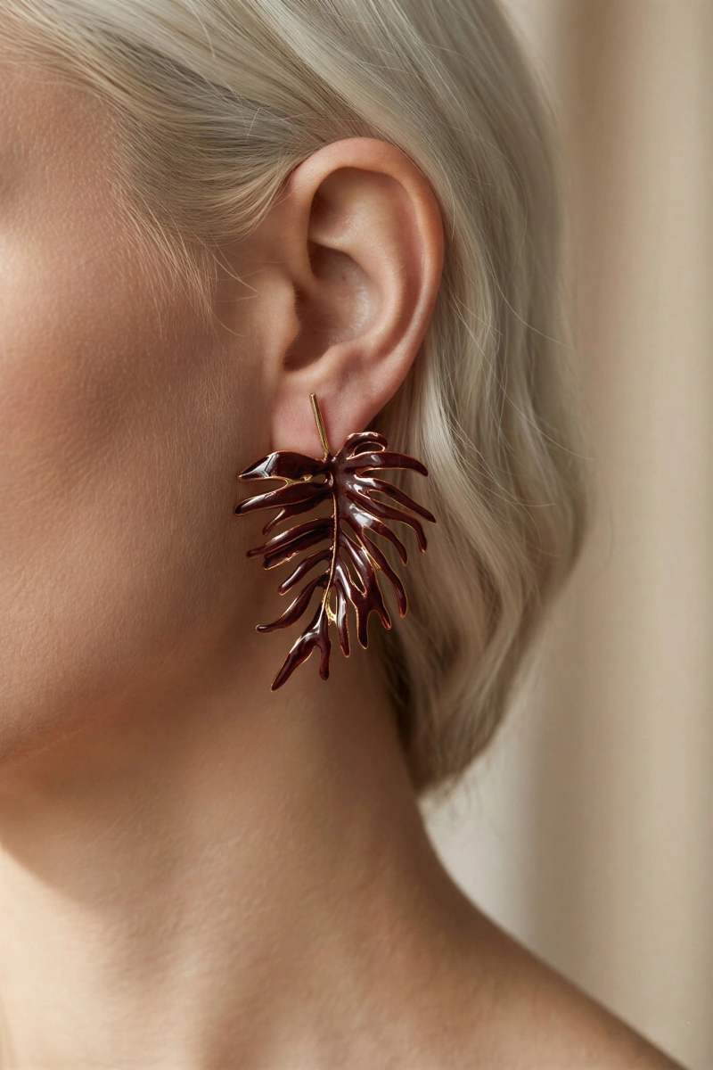 Bordo Yaprak Model Gold Altın Kaplama Küpe