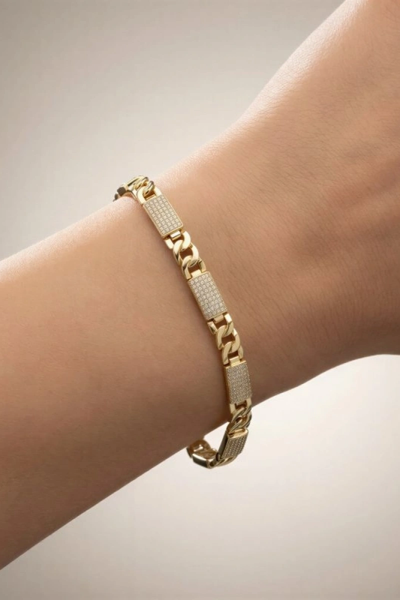 Halka Geçme Plaka Taş Detay Gold Altın Kaplama Bileklik