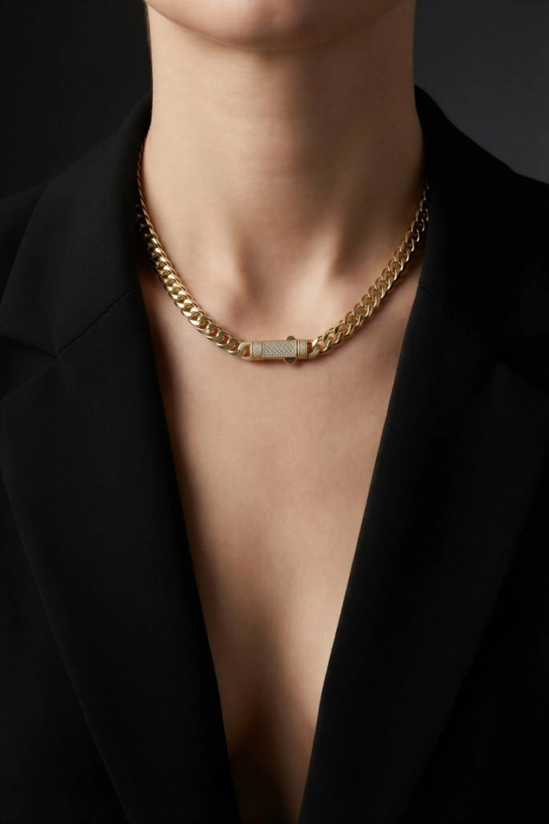 İnce Ezik Bağlı Model Taş Detay Gold Altın Kaplama Kolye