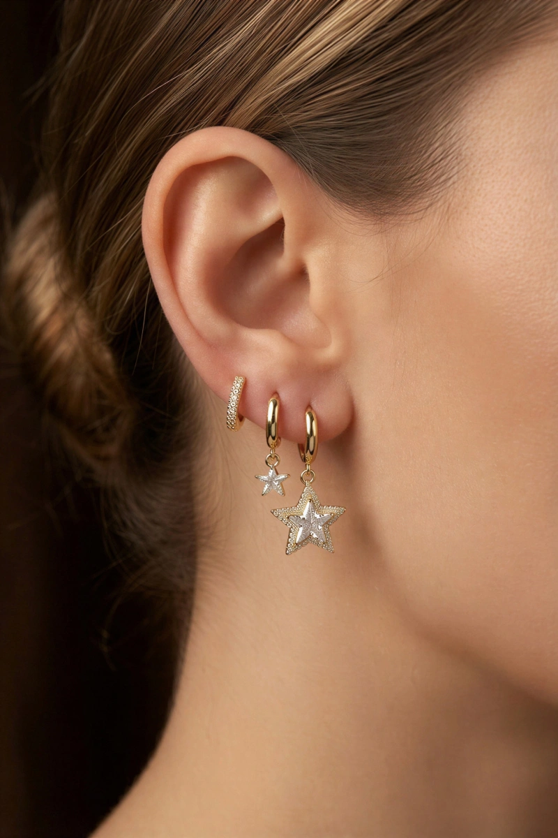 Işıltılı Yıldız Model Gold Altın Kaplama Üçlü Küpe