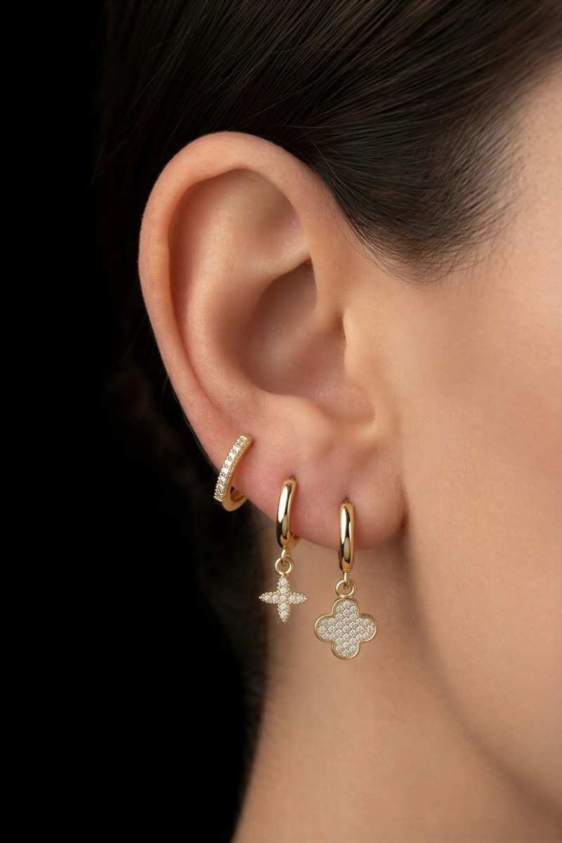 Taşlı Yonca Model Gold Altın Kaplama Üçlü Küpe