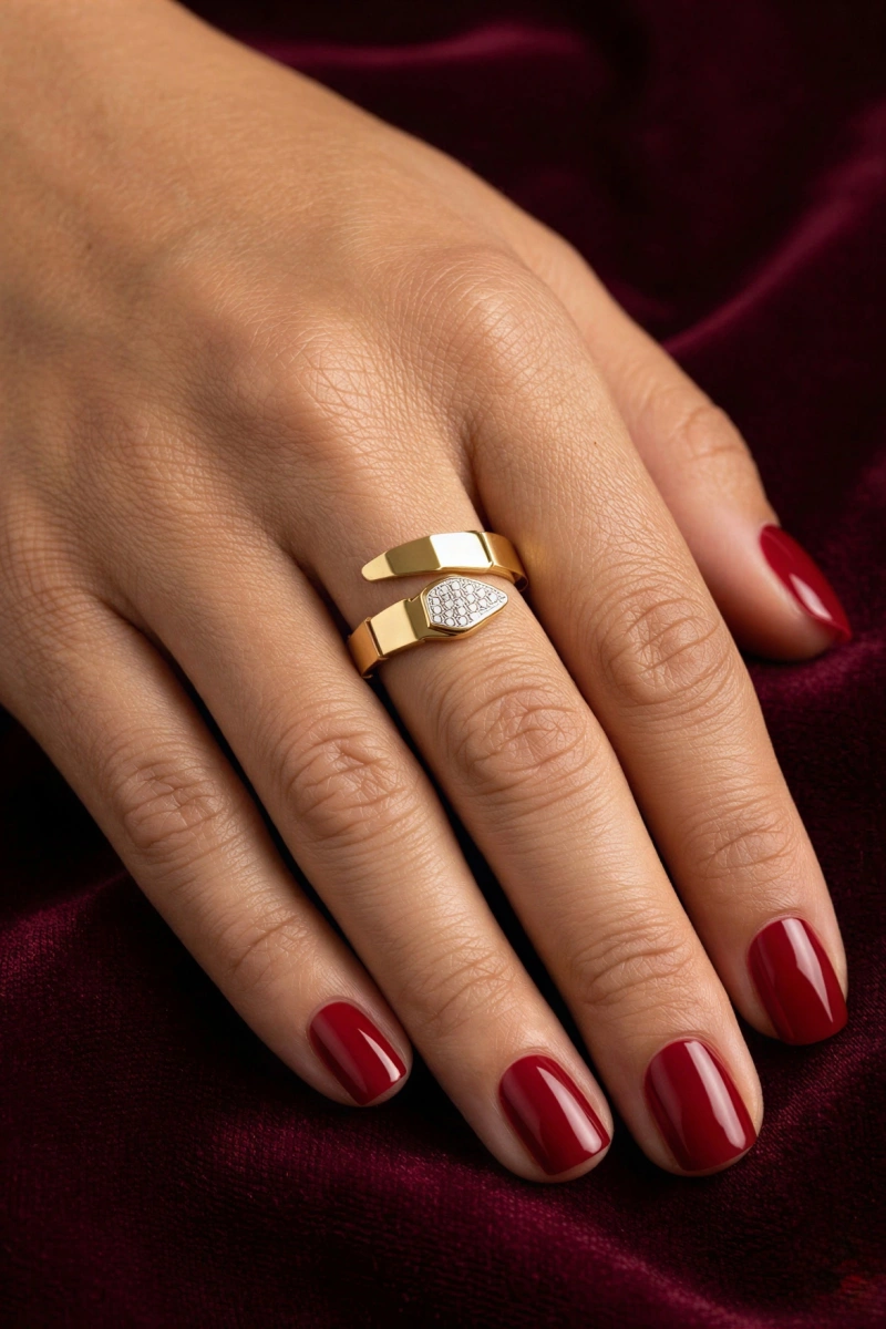 B Model Taşlı Gold Altın Kaplama Çelik Yüzük