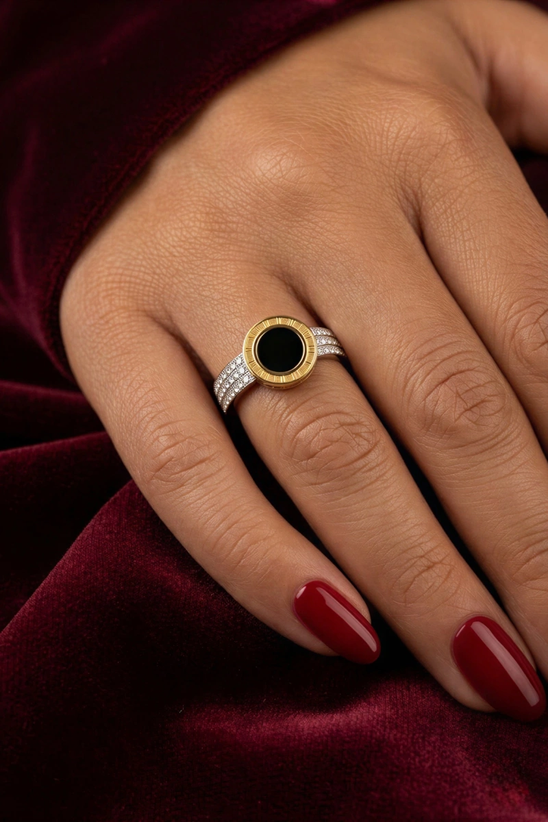 Siyah Kutup Tam Tur Taşlı Gold Altın Kaplama Yüzük