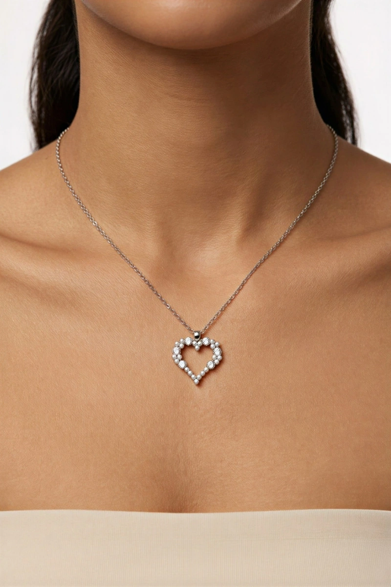 Kalp Model İnci Taş Detay Beyaz Altın Kaplama Çelik Kolye