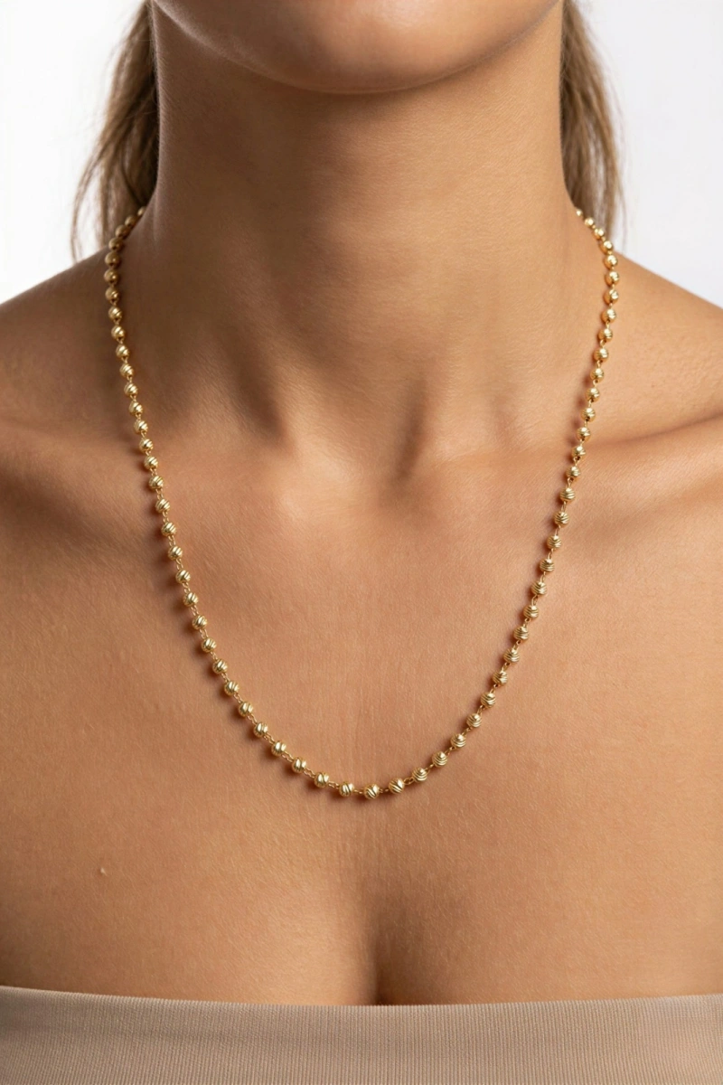 Sıralı Desenli Dorika Model Gold Altın Kaplama Kolye