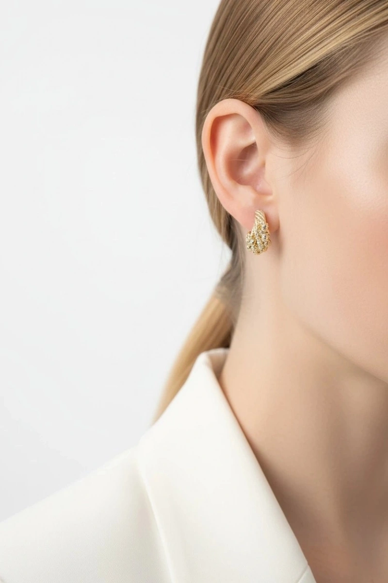 Venus Model Gold Altın Kaplama Küpe